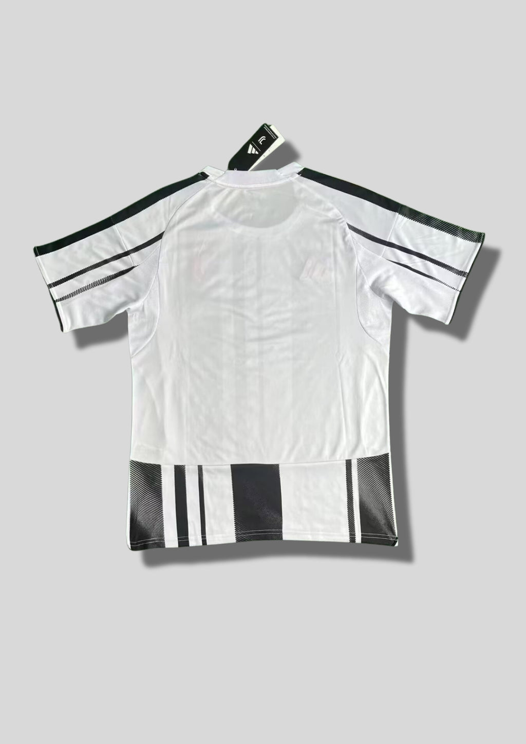 Juventus Domicile 24/25 - Adidas (Blanc/Noir avec détails Rose) GoalKits