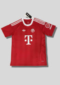 Bayern Lifestyler Domicile 24/25 - Rouge & Trefoil blanc GoalKits
