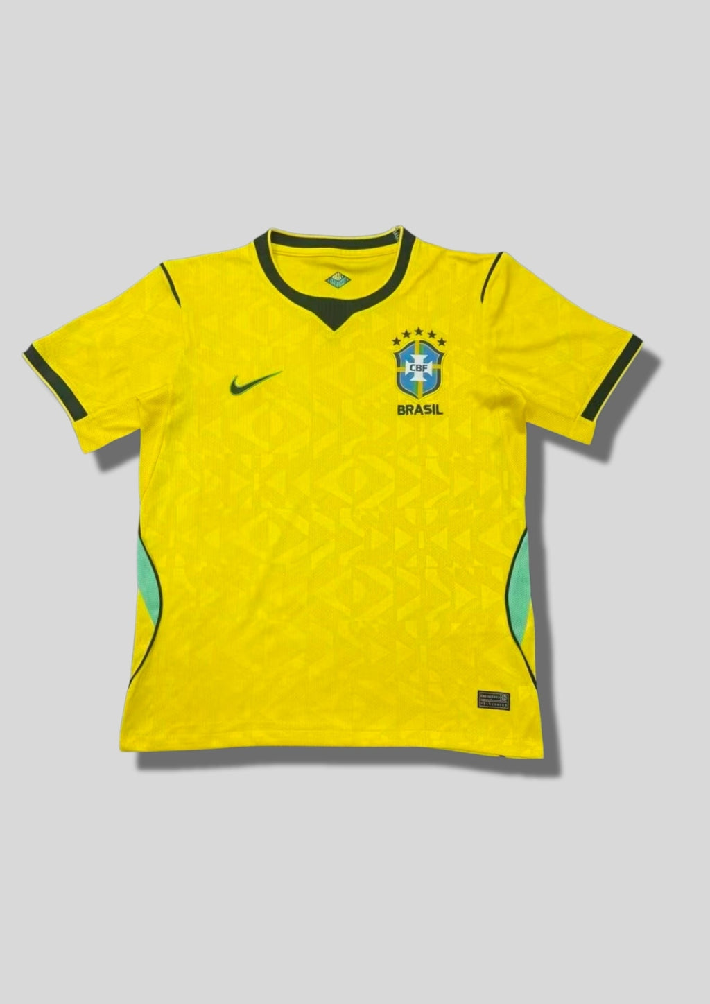 Maillot Seleção Jaune – Motifs Géométriques & Détails Verts GoalKits