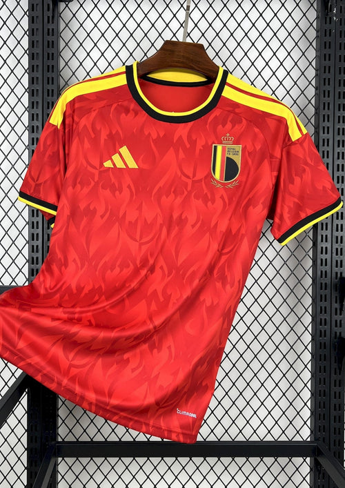 Belgique (Flame) Rouge, motifs de flammes ton sur ton, détails jaunes et noirs, logos Adidas et RBFA. GoalKits