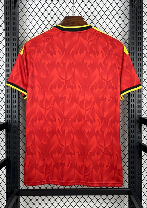 Belgique (Flame) Rouge, motifs de flammes ton sur ton, détails jaunes et noirs, logos Adidas et RBFA. GoalKits