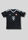 Bayern Munich Lifestyler 24/25 - Noir & Blanc "Trefoil" Retro GoalKits