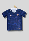 France Domicile Euro 2024 : Bleu vif, col tricolore, coq géant doré. GoalKits