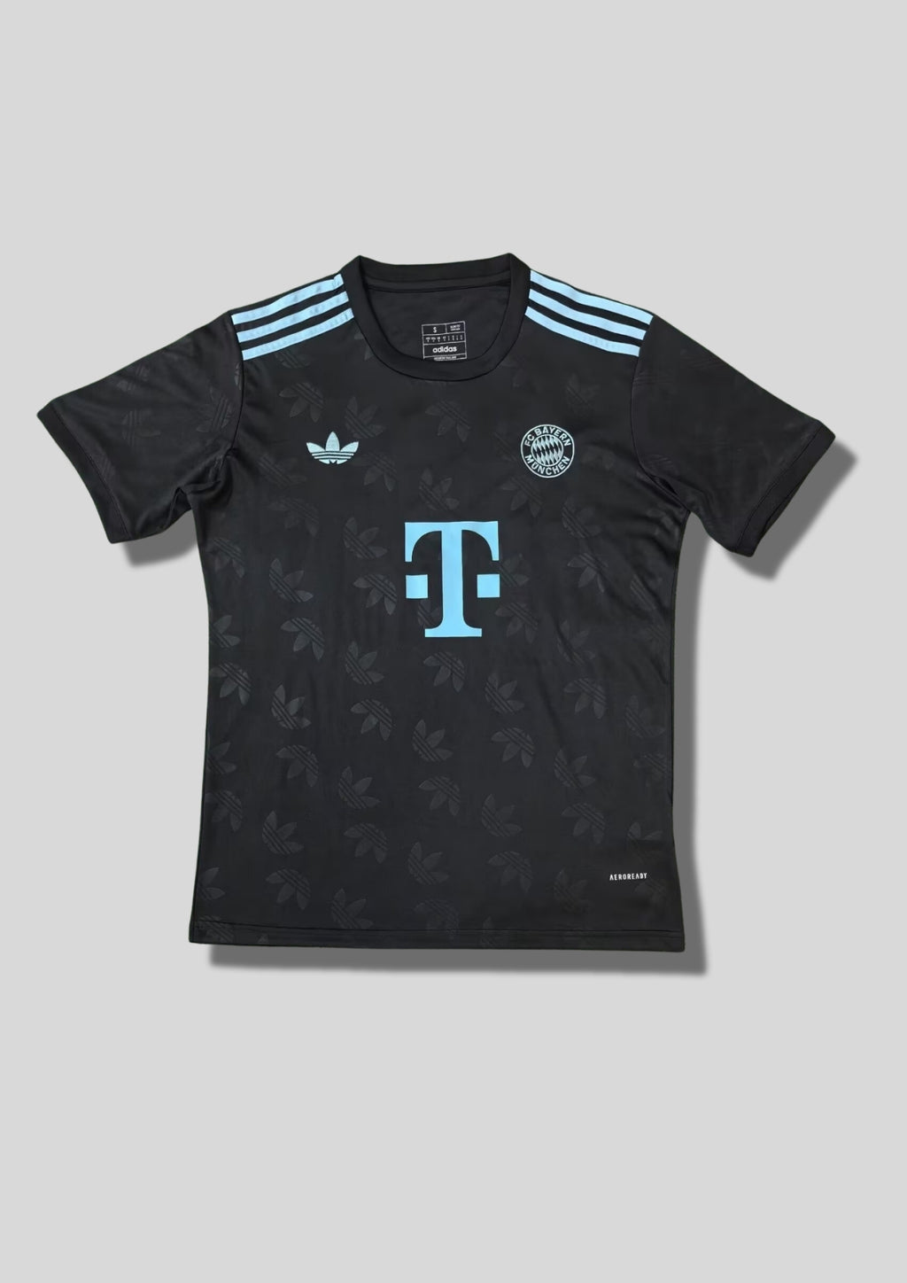 Maillot Bayern Munich Lifestyler 24/25 - Noir & Bleu "Trefoil" GoalKits