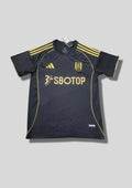 Fulham FC : L'Élégance Londonienne (Adidas) GoalKits