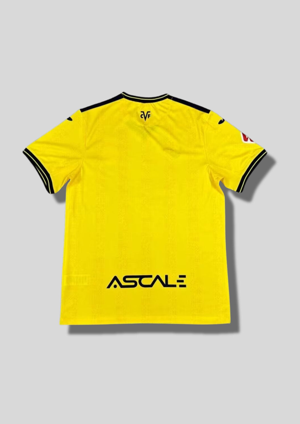 Villarreal CF Domicile : Le célèbre "Sous-marin jaune" fidèle à ses couleurs avec un maillot entièrement jaune. GoalKits