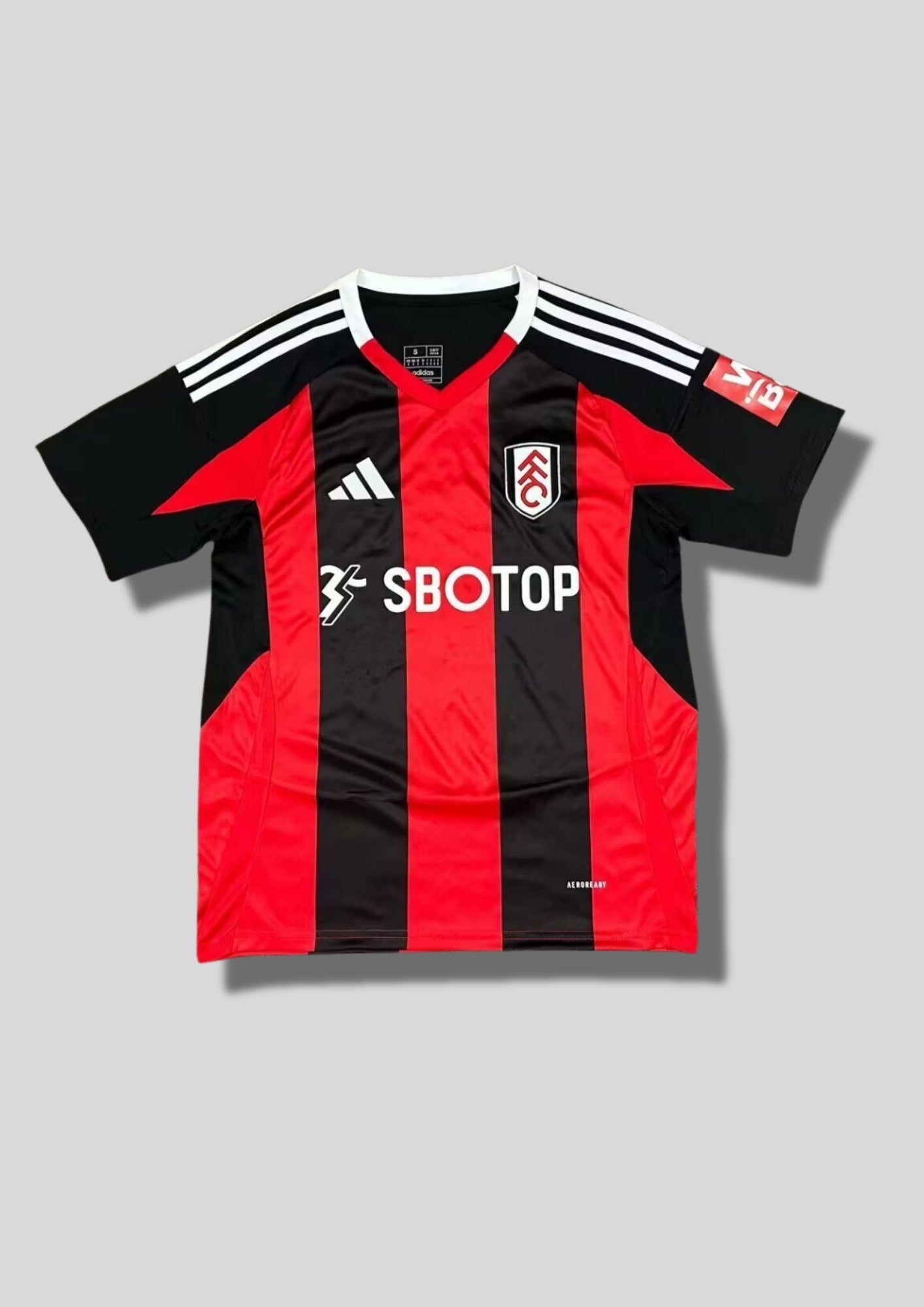 Maillot à Rayures Noir & Rouge Fulham – Col en V & Détails Adidas Blancs GoalKits