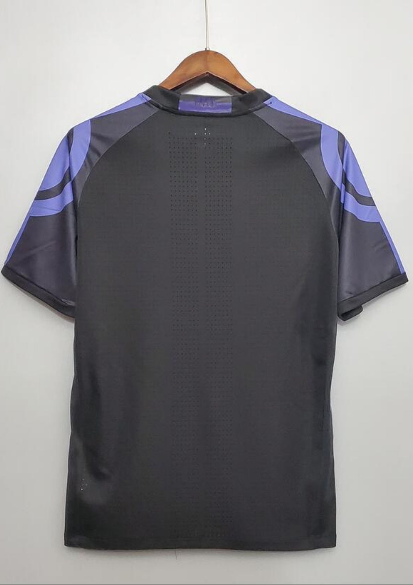 Maillot Real Madrid Third 2016/17 – Édition "Black & Purple Dragon" Fly Emirates GoalKits
