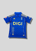 Real Oviedo Maillot Domicile : Un design bleu roi élégant avec un motif en damier ton sur ton très subtil sur le devant. GoalKits
