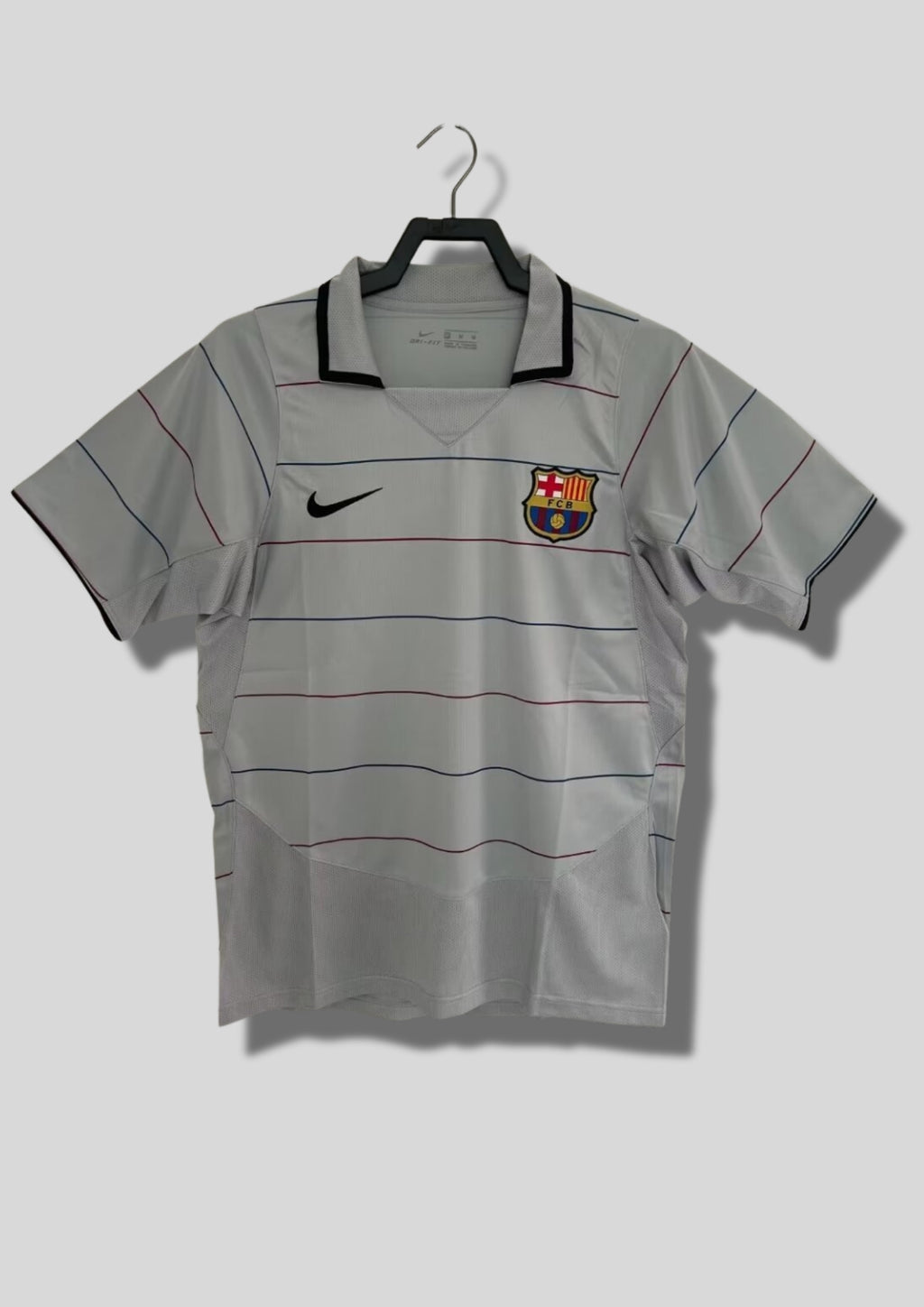 Maillot FC Barcelone Away – Édition "Silver Pinstripe" avec col GoalKits