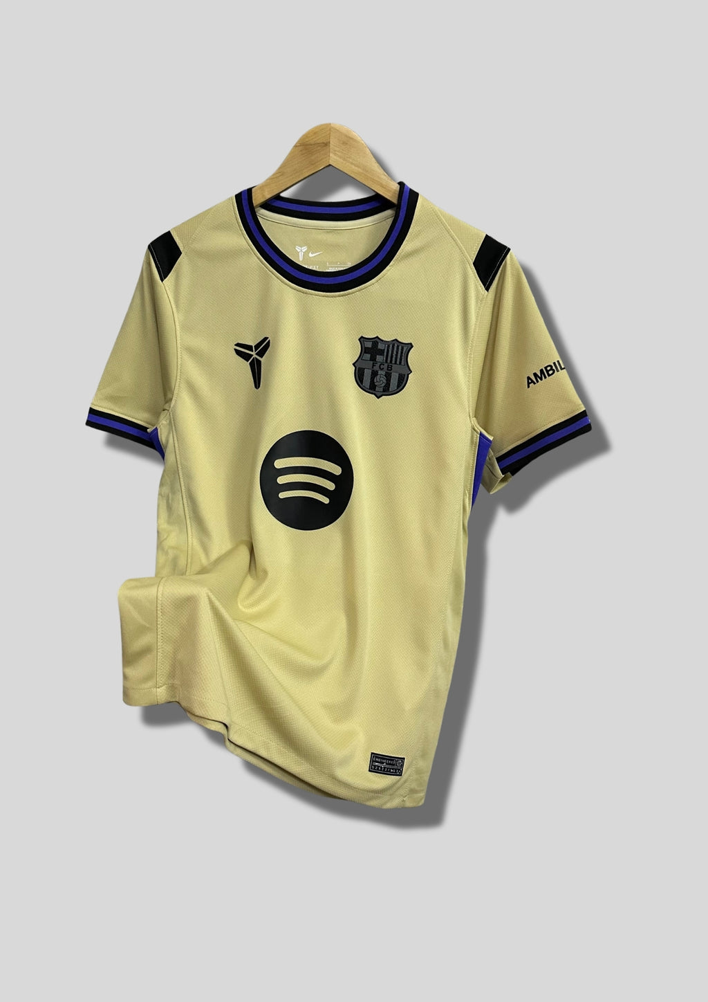 Maillot FC Barcelone Away 2024/25 – Édition Spéciale "Kobe Bryant" Gold GoalKits