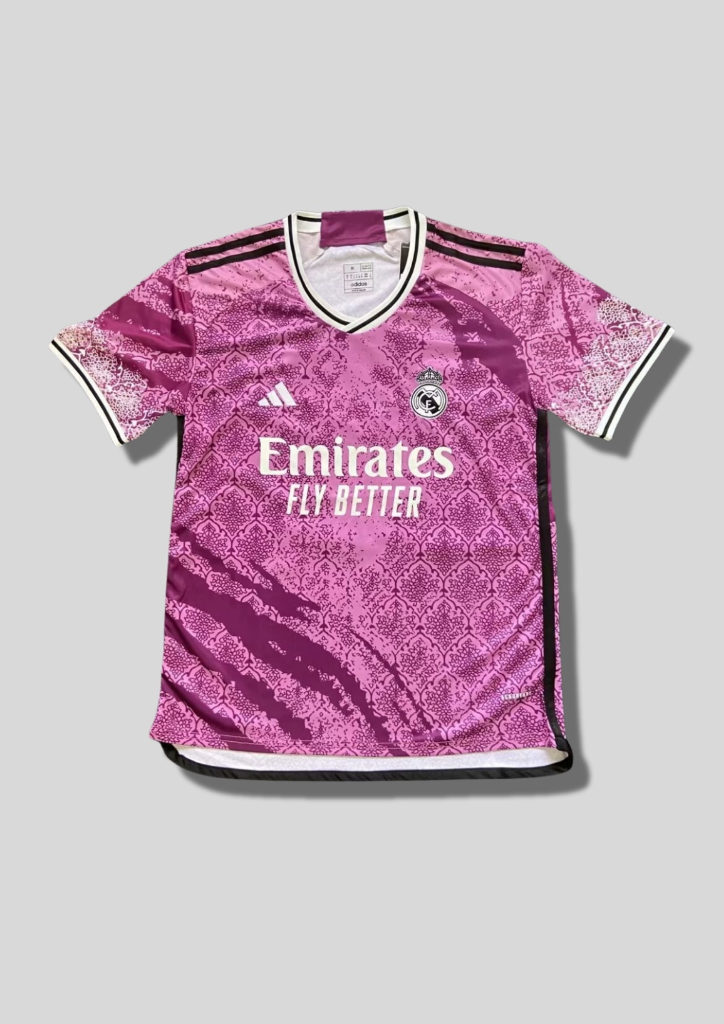 Maillot d'entraînement / Édition Spéciale – Rose avec motifs baroques/paisley et griffures Emirates Fly Better GoalKits