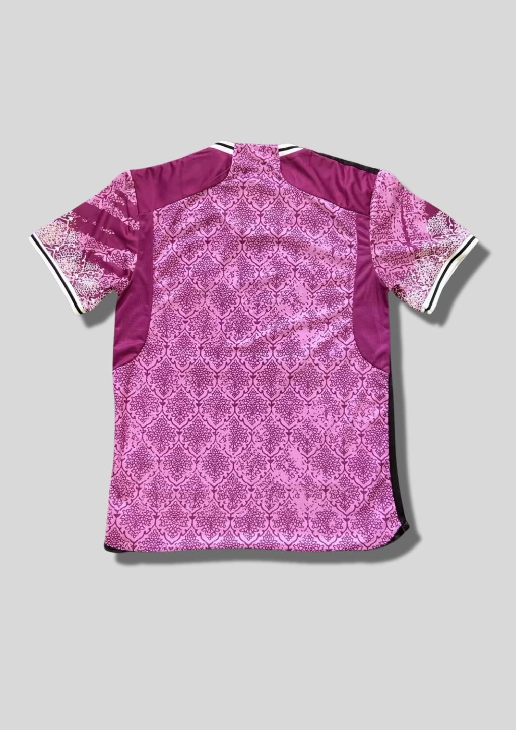 Maillot d'entraînement / Édition Spéciale – Rose avec motifs baroques/paisley et griffures Emirates Fly Better GoalKits