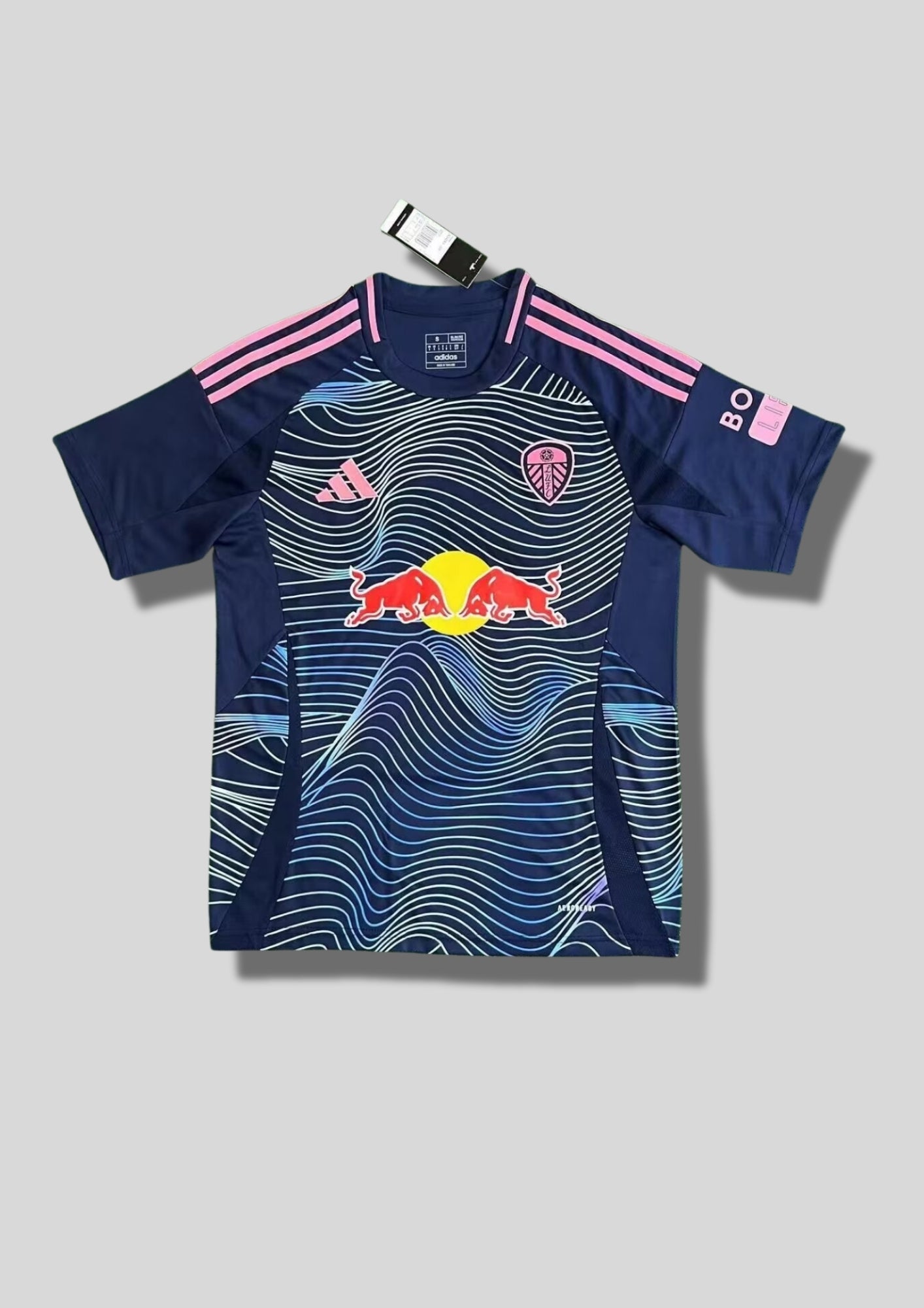 Maillot Leeds United Third 2024/25 – Édition "Hypnotic Wave" & Red Bull GoalKits