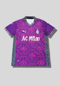 AC Milan Fourth 24/25 - Puma Violet & motifs baroques (Logo "AC Milan" Gothique) GoalKits