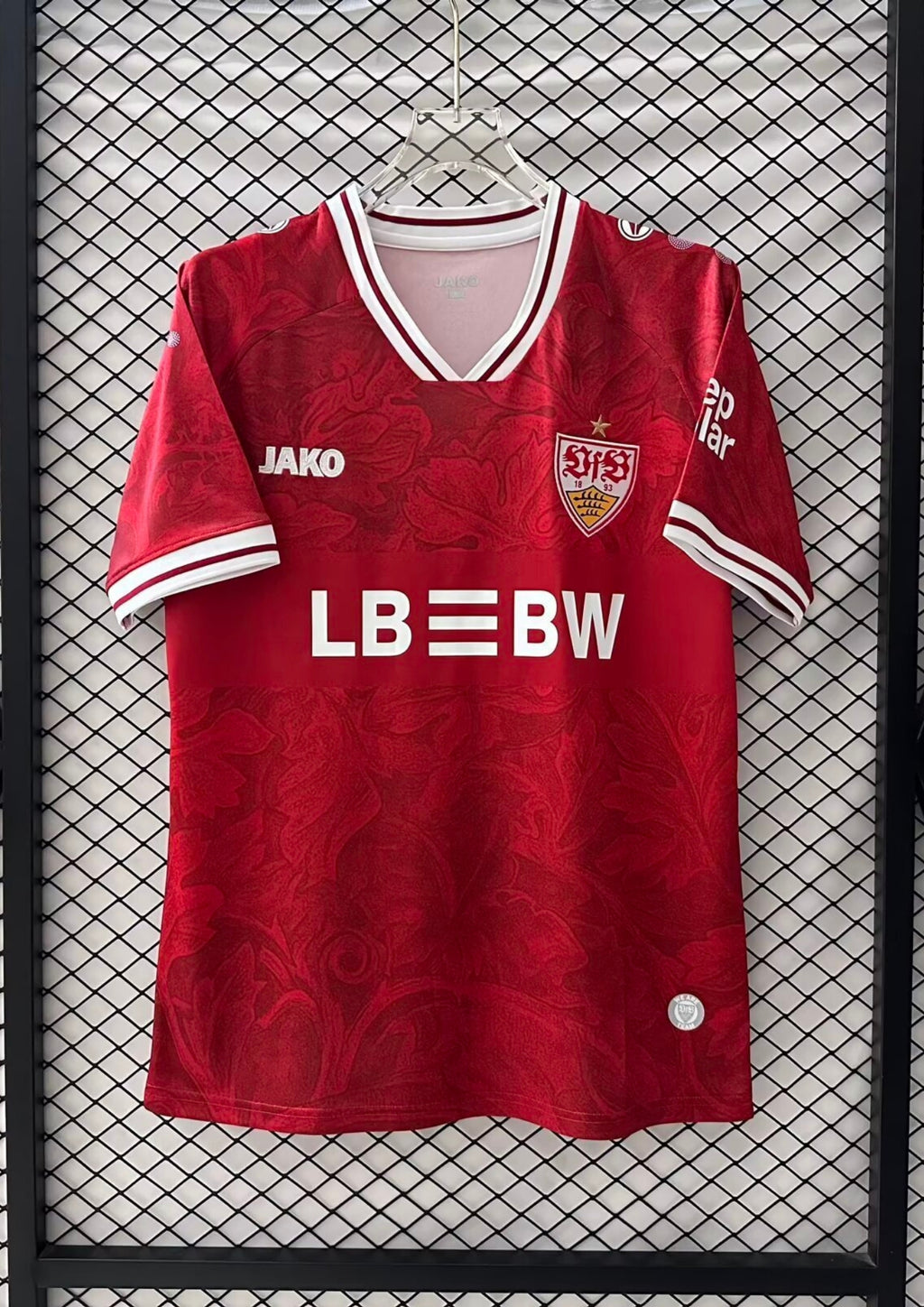 Maillot Stuttgart Domicile 24/25 - Rouge & Motifs Floraux Ton sur Ton GoalKits