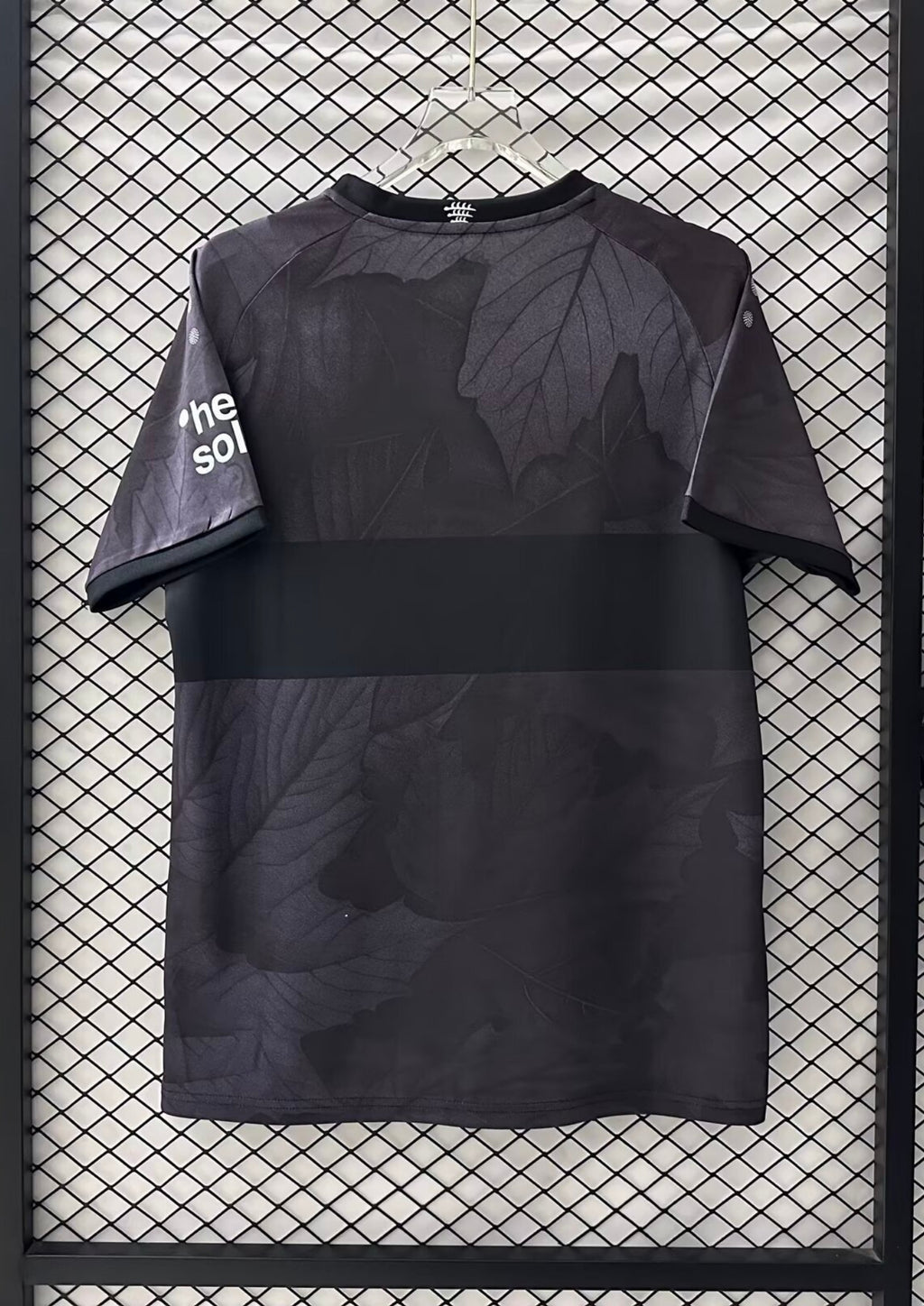 Maillot Stuttgart Away 24/25 - Noir & Motifs Rouges Abstraits GoalKits