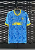 Maillot Wolverhampton Wanderers Third 2024/25 – Édition "Sky Blue Graphic" GoalKits