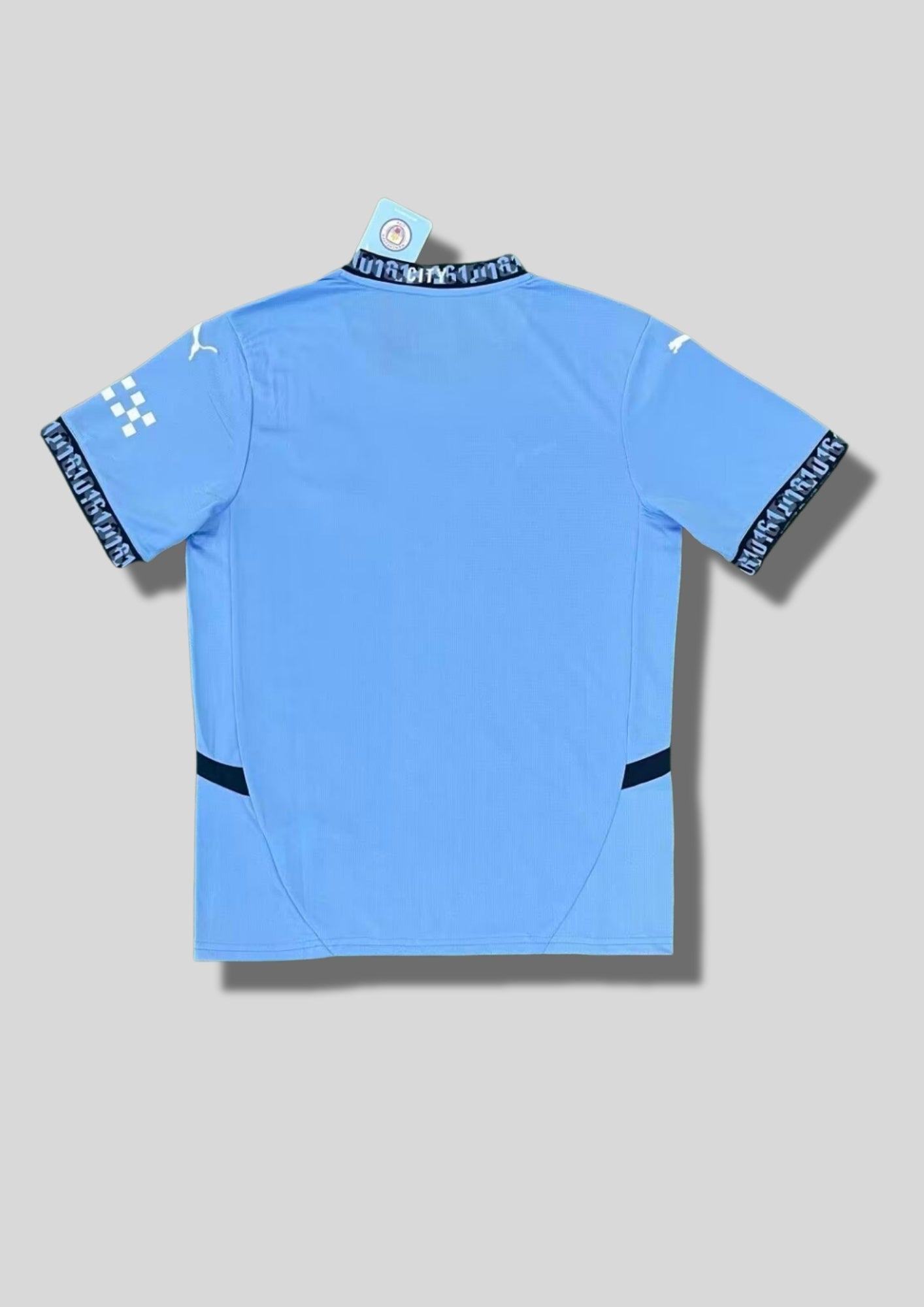Maillot City Performance – Design Urbain & Hommage à Manchester GoalKits