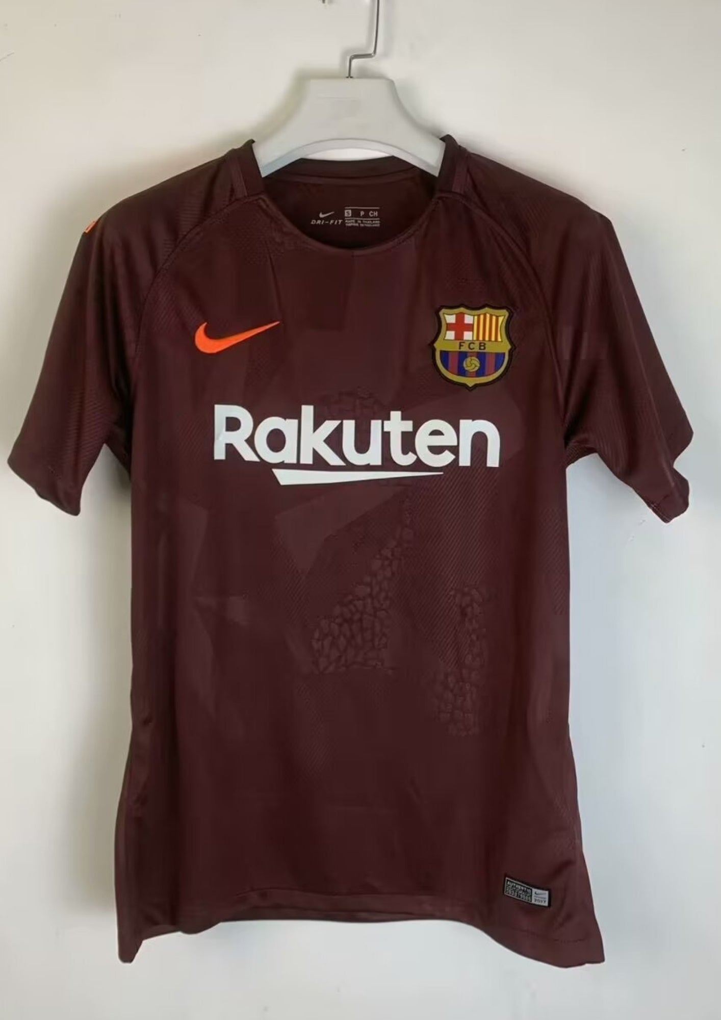 Maillot FC Barcelone Third 2017/18 – Édition "Night Maroon" Rakuten GoalKits