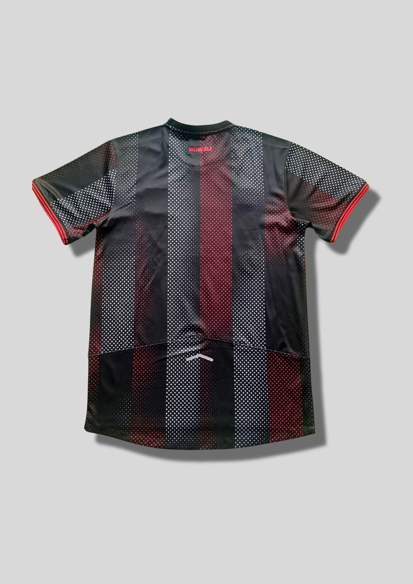 Maillot d'entraînement Leverkusen 24/25 - Noir & Rayures Pixelisées Rouges GoalKits