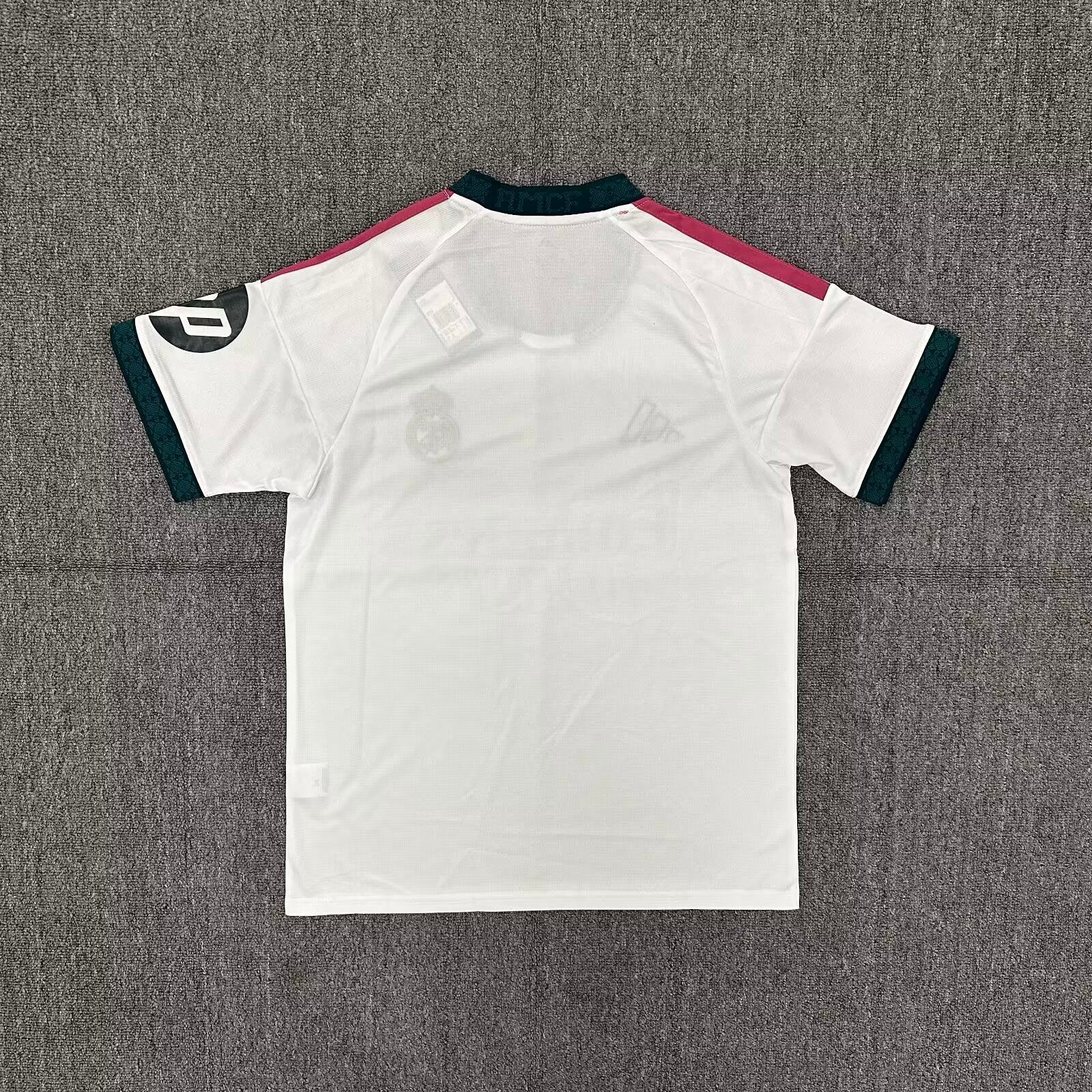 Maillot Real Madrid Domicile 24/25 - Blanc / Rose / Vert GoalKits