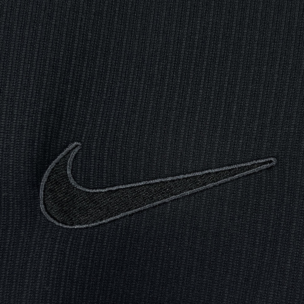 Norvège (Édition Coupe du Monde) Modèle entièrement noir, logos Nike et écusson de la Norvège en monochrome brillant. GoalKits